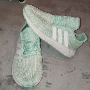 🌼ADIDAS GIRL TENNIS SHOES🌼